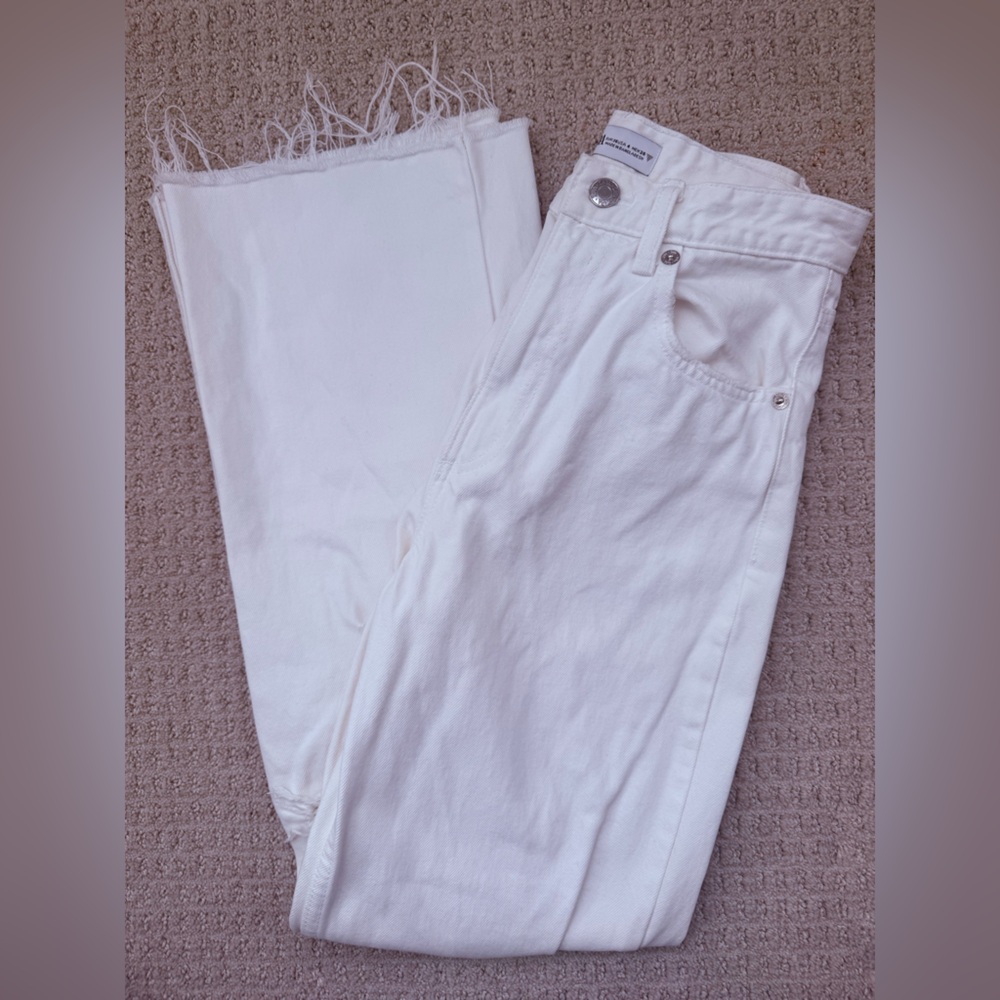 Zara Women's Crisp White Straight Leg Jeans